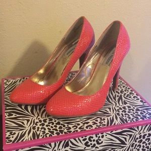 Steve Madden pumps